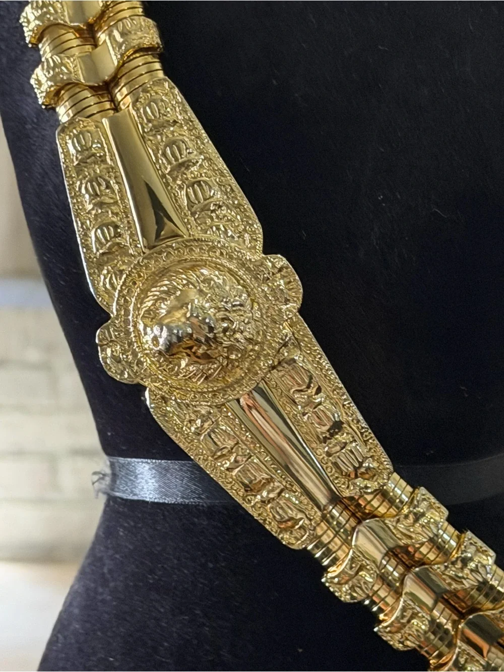 JUDITH LEIBER Luxury Vtg Gold Stretch Double Snake Statement Belt Lion Buckle